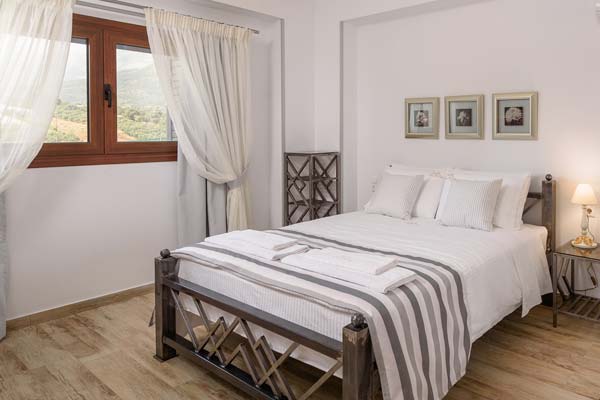 ostria villa accommodation zakynthos